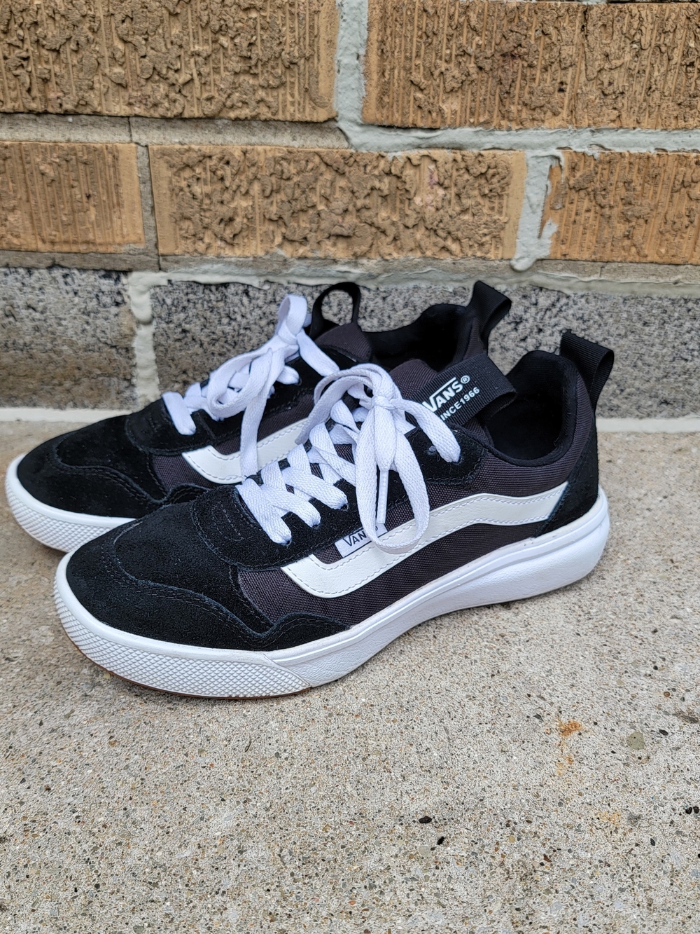 Vans Range EXP Black White Suede Low-Top Skate Shoes 6.5